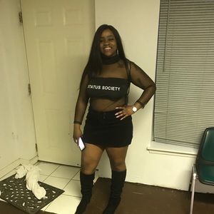 Meet your Posher, Desiree